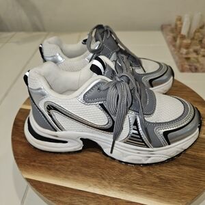 SHEIN Kids Gray and White Sneakers